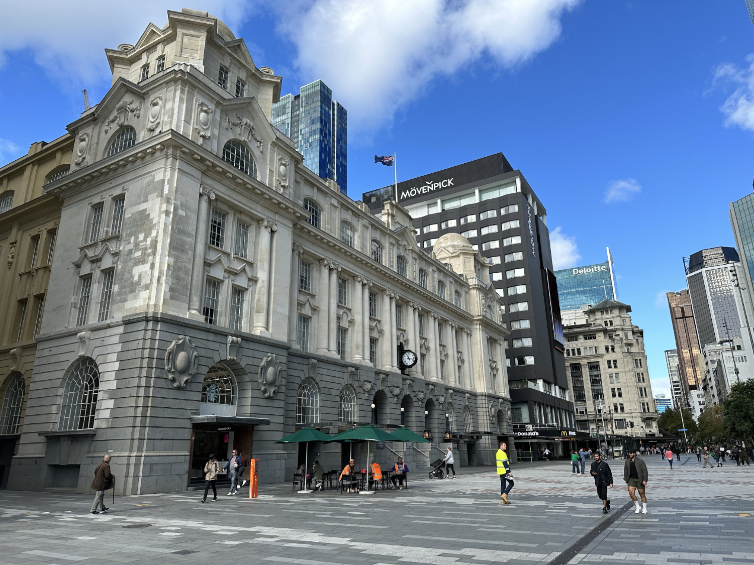 /image/goguided_auckland_commercialbay.jpg